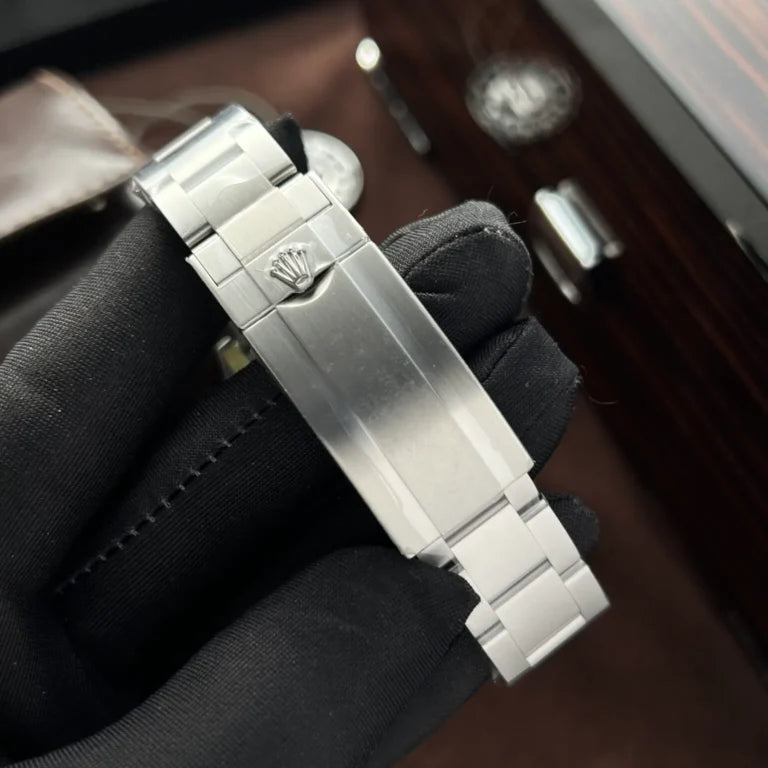 Submarine Stainless Steel Green Ceramic (Hulk) - Luxury Watch