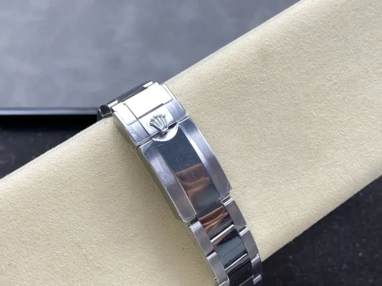 Daytova White Gold (Blue Dial) - Luxury Watch