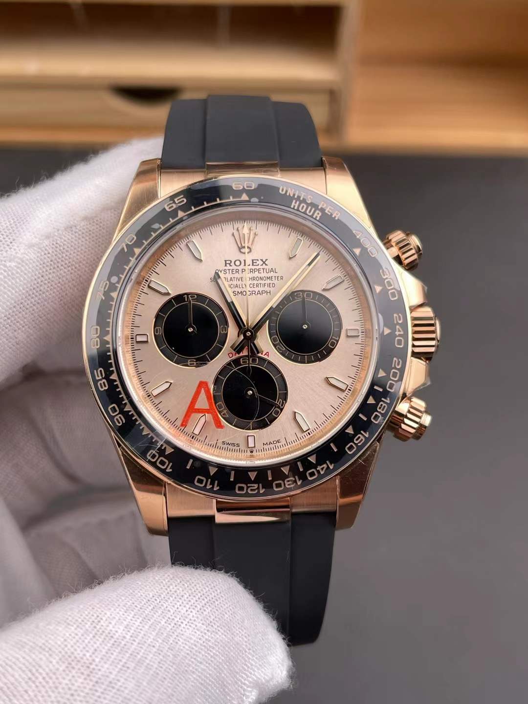 Rose Gold Rubber (Rose Dial) - Luxury Watch
