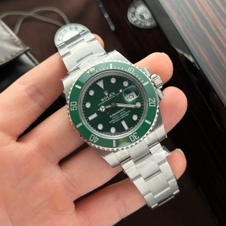 Submarine Stainless Steel Green Ceramic (Hulk) - Luxury Watch