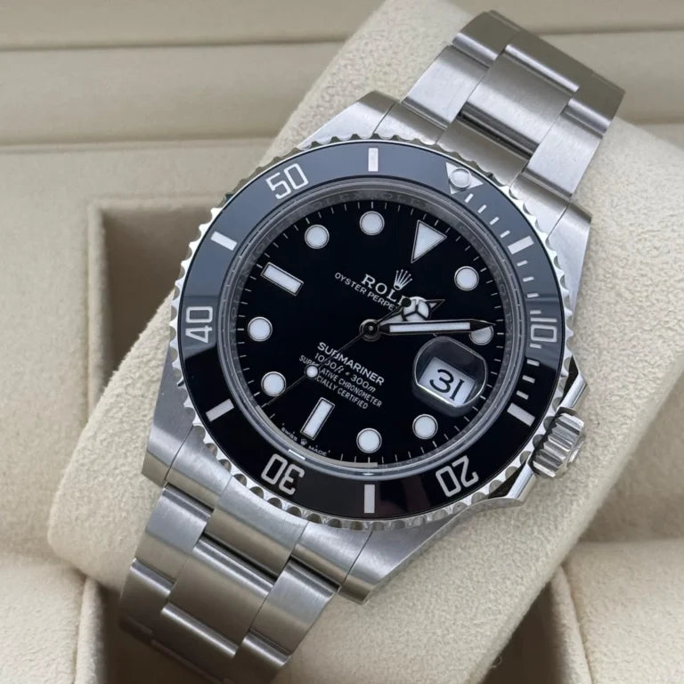 Submarine Stainless Steel 41mm Date (Black Dial) - Luxury Watch