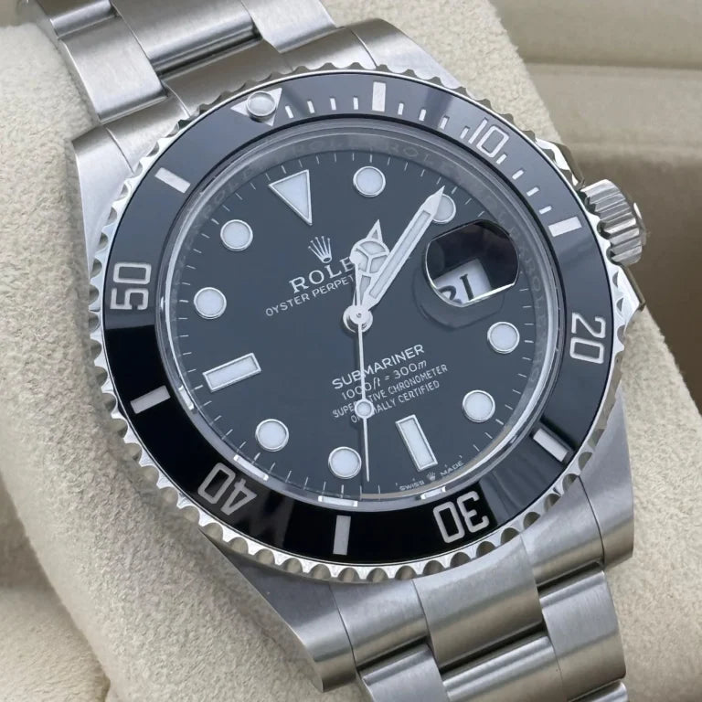 Submarine Stainless Steel 41mm Date (Black Dial) - Luxury Watch
