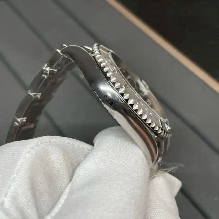 Boat-Masters Rhodium Oyster - Luxury Watch
