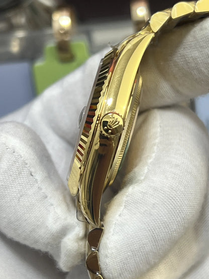 Day Week 40 Yellow Gold Green Dial - Luxury Watch