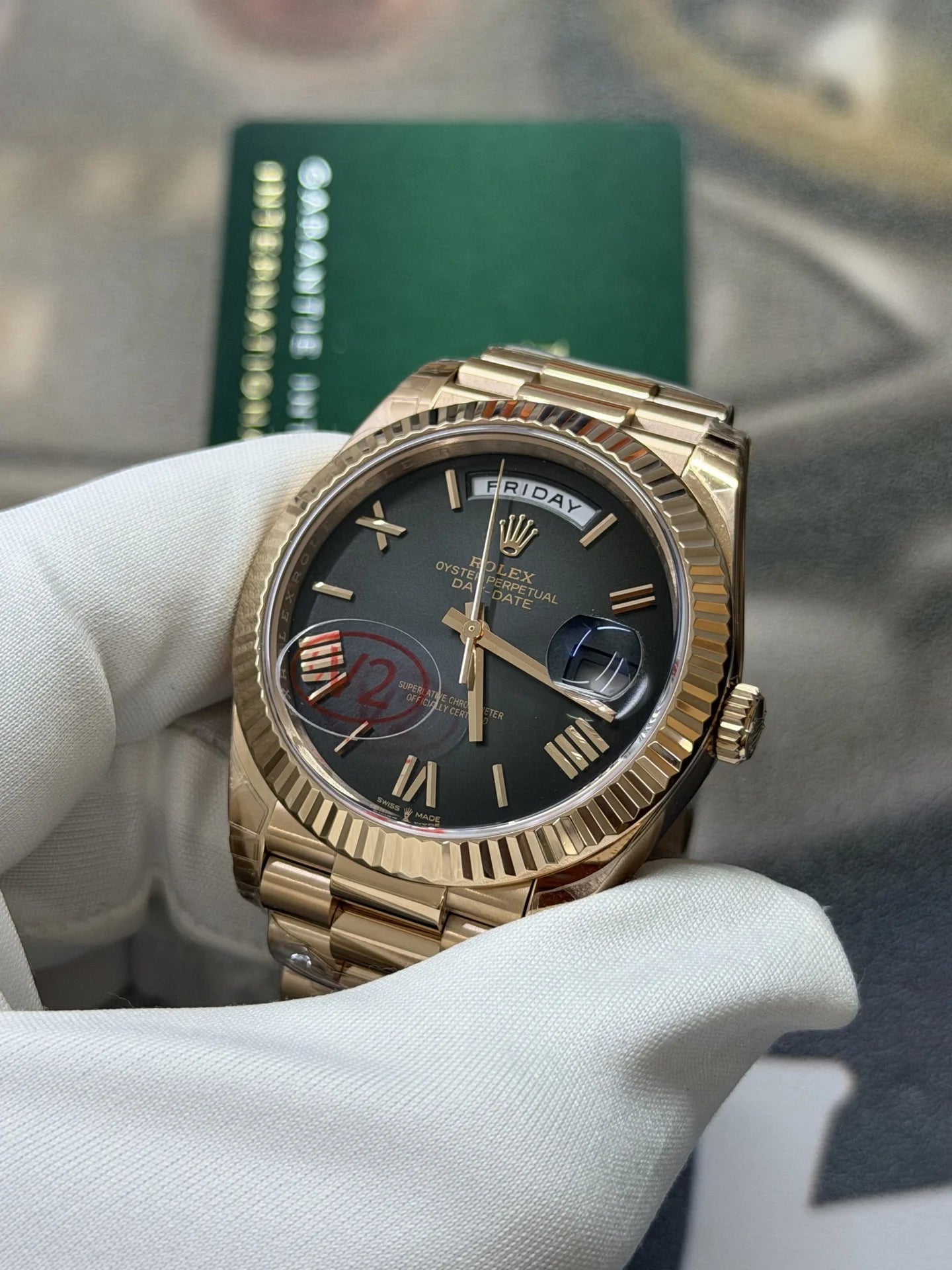 Everose Gold day week 40 Slate gradient fade - Luxury Watch